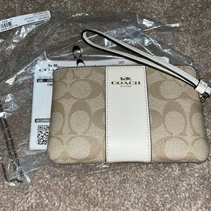 NWT Coach Wristlet